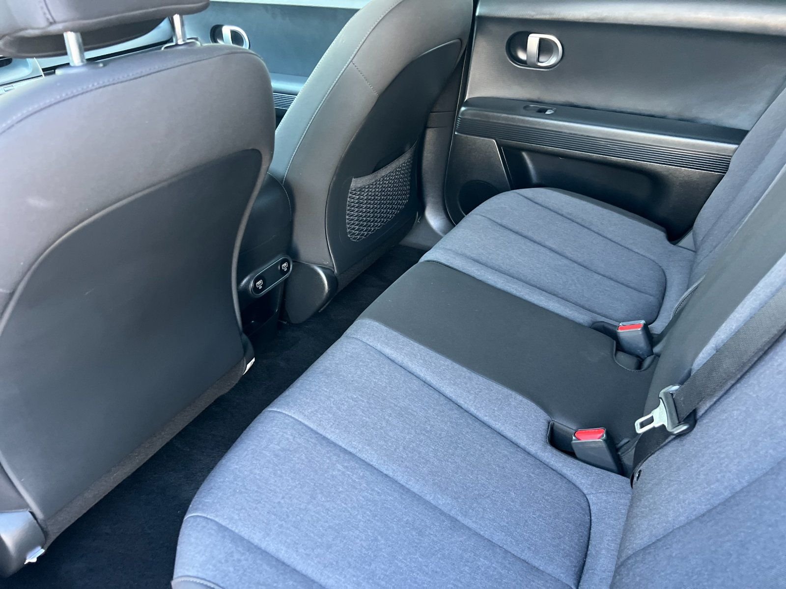 Used 2024 Green Hyundai SE Standard Range image 11