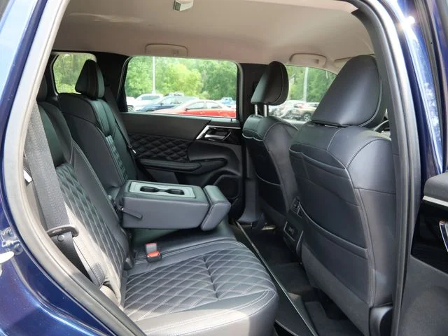 Used 2022 Cosmic Blue Metallic Mitsubishi SEL image 9