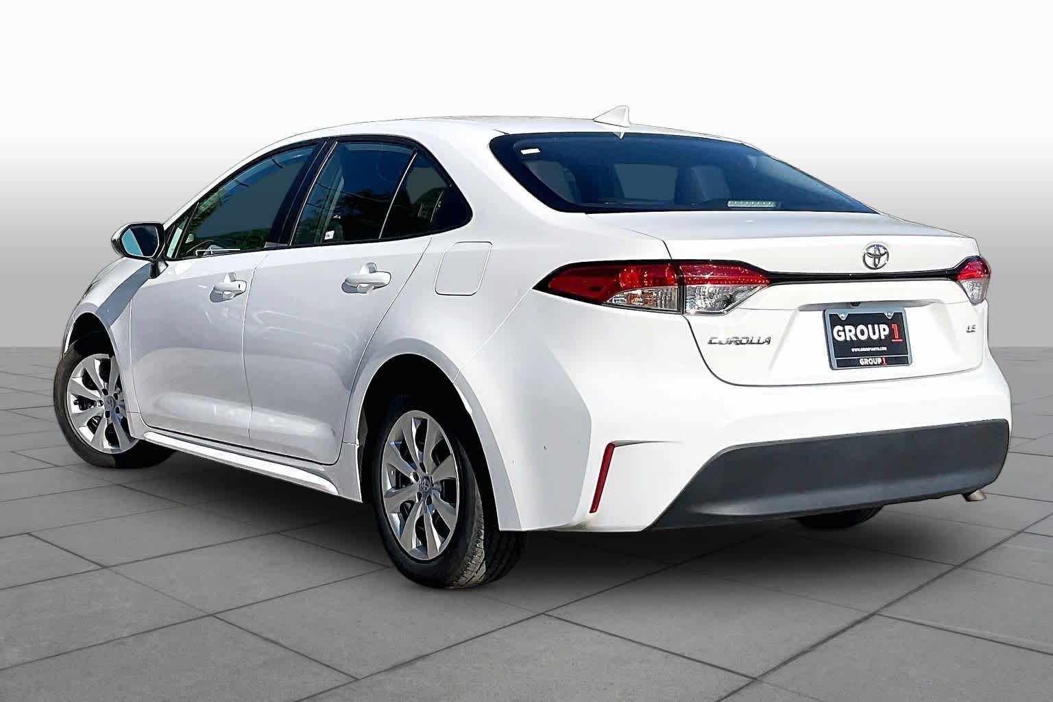 Used 2025 Ice Cap Toyota LE image 12