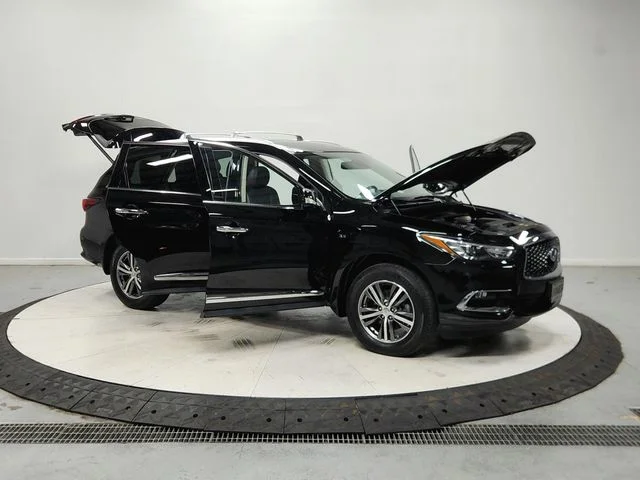 Used 2020 Black INFINITI LUXE image 10