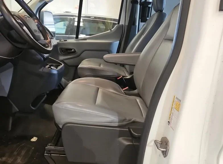 Used 2019 Oxford White Ford 250 image 4