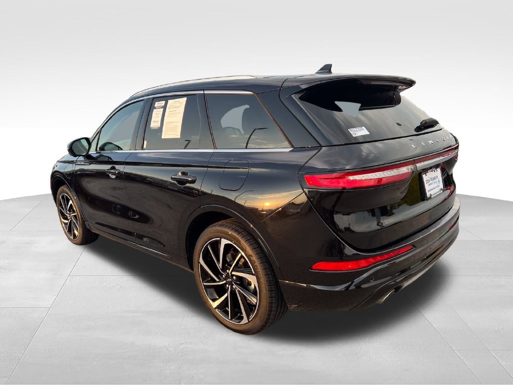 Used 2024 Black Lincoln Grand Touring image 3