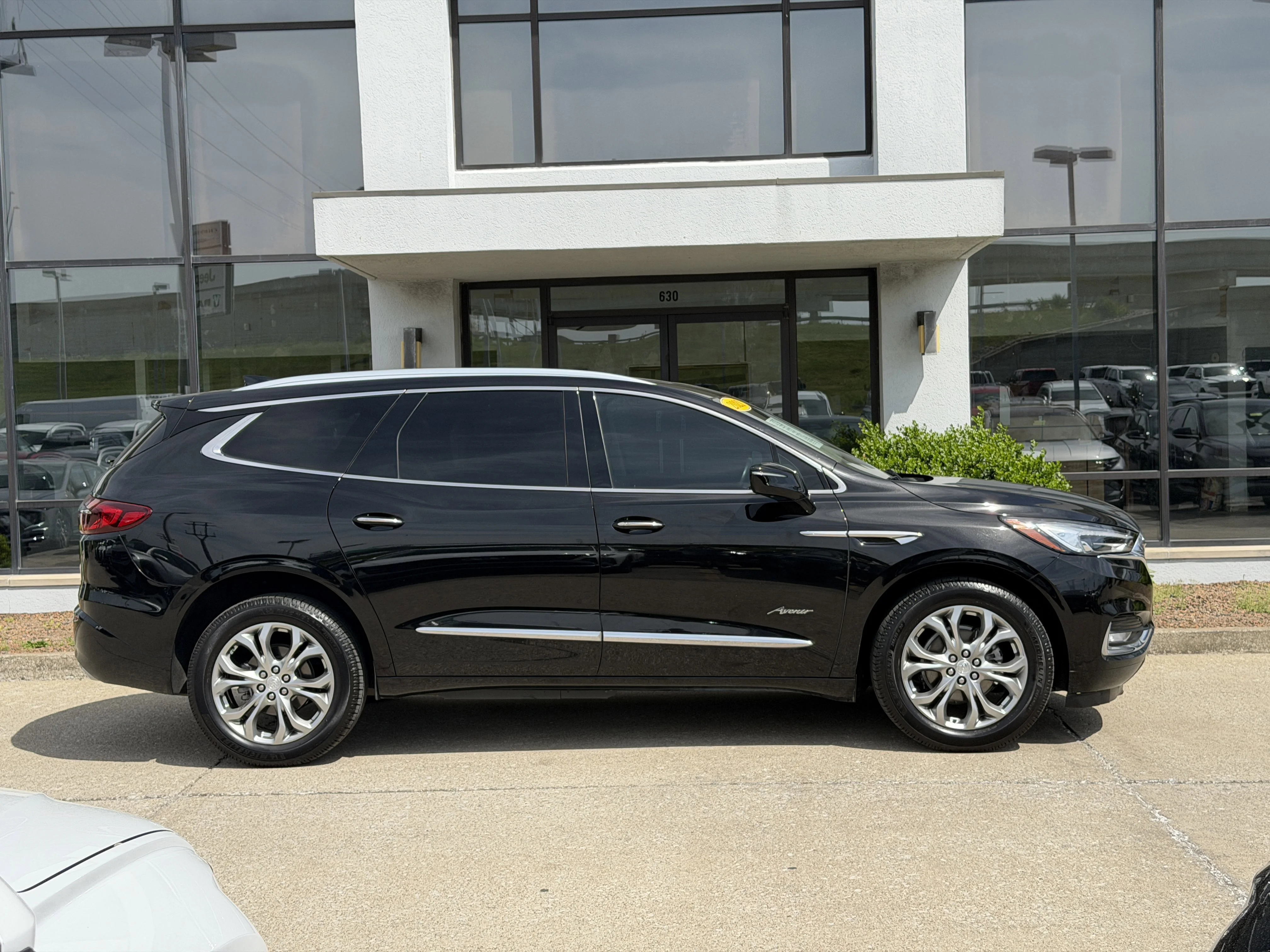 Used 2021 Ebony Twilight Metallic Buick Avenir image 3