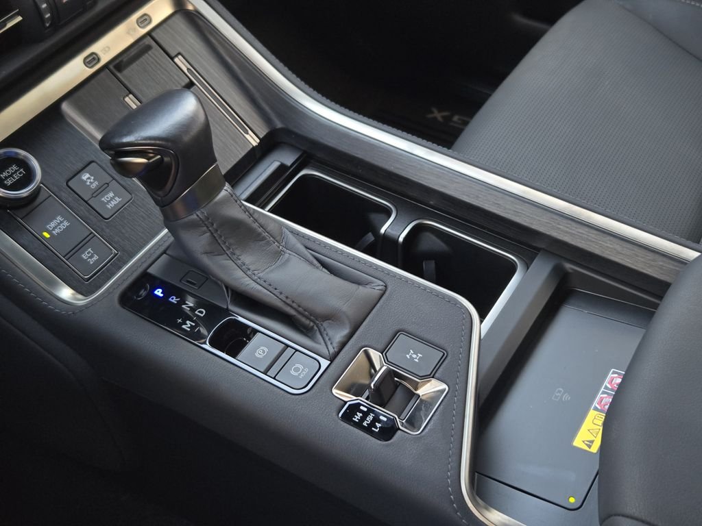 Used 2024  Lexus 550 Luxury+ image 20