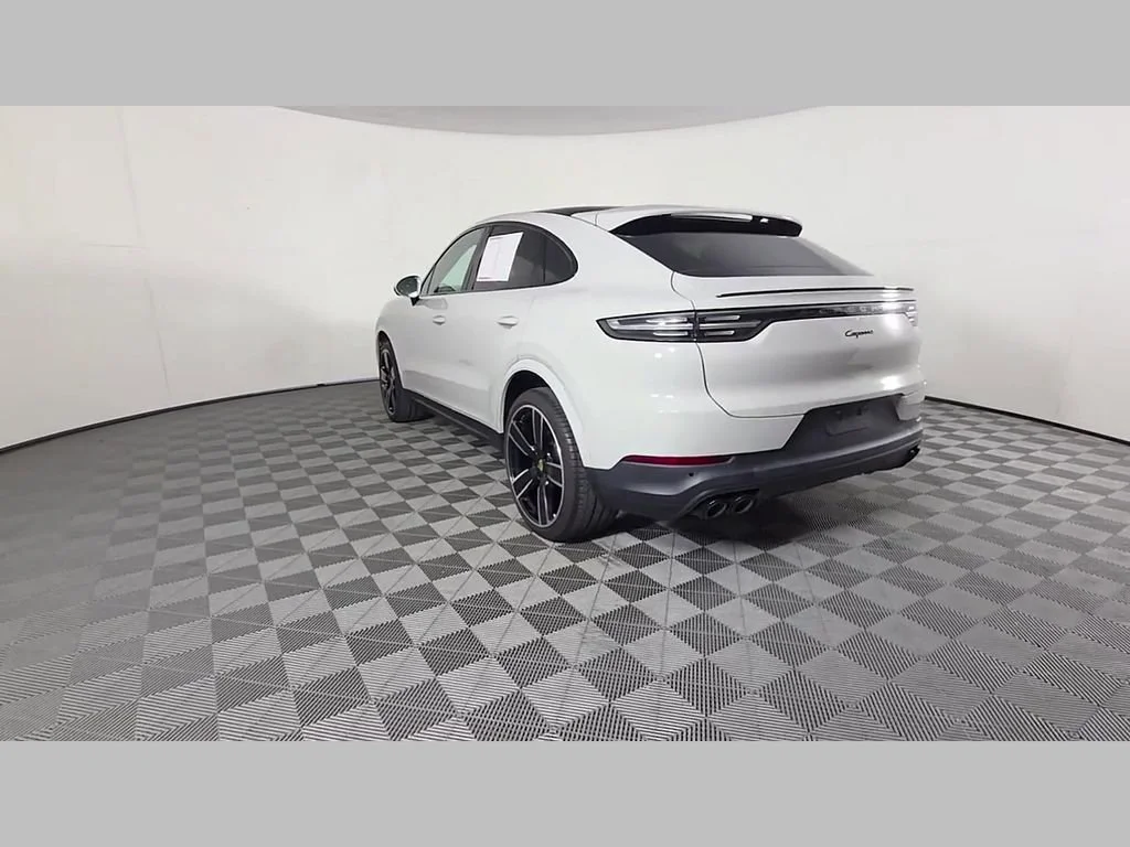 Used 2023 Chalk Porsche Platinum Edition image 40