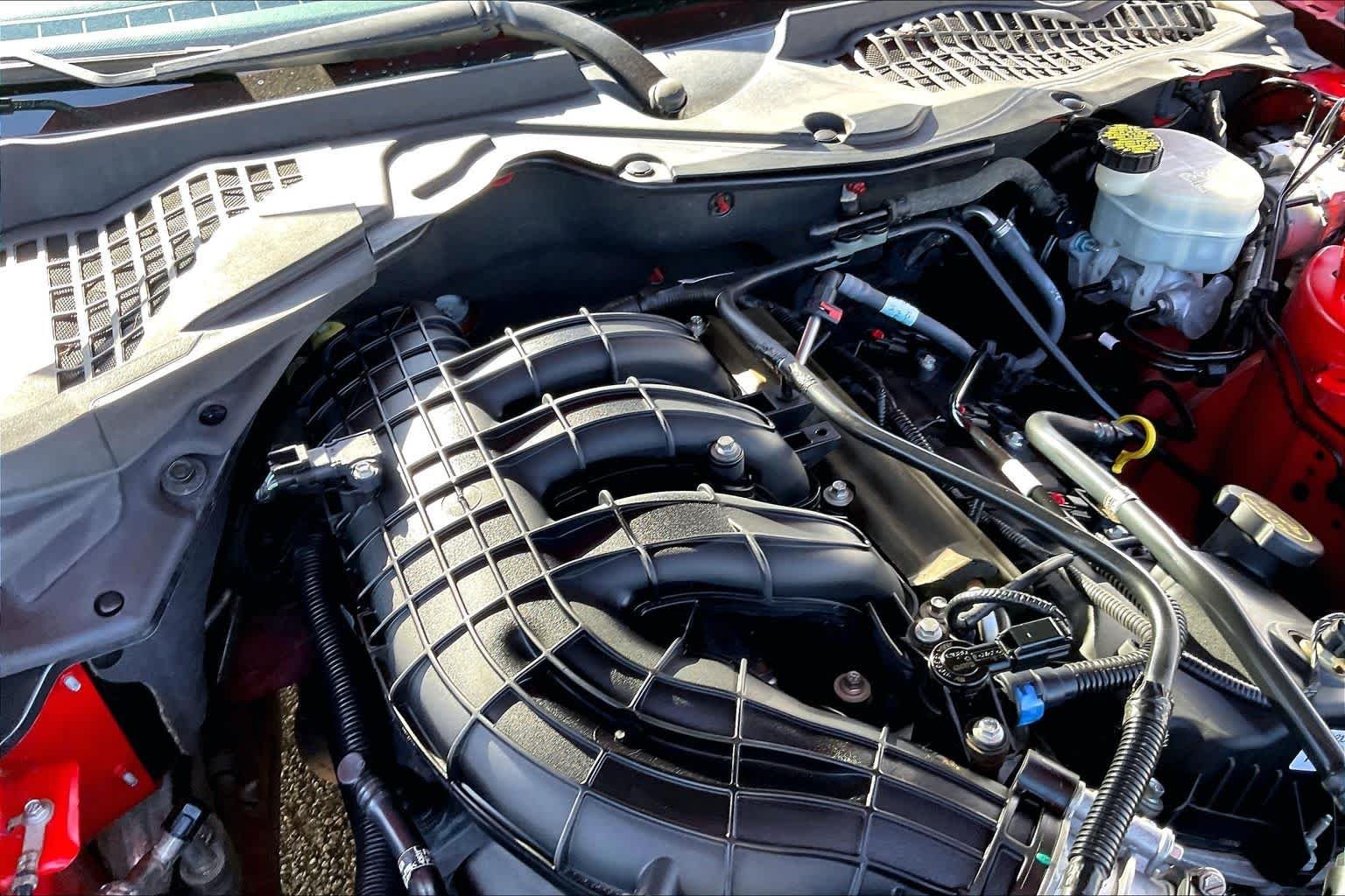Used 2015 Race Red Ford V6 image 28