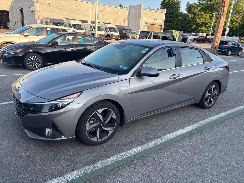 Used 2022 Gray Hyundai SEL image 3