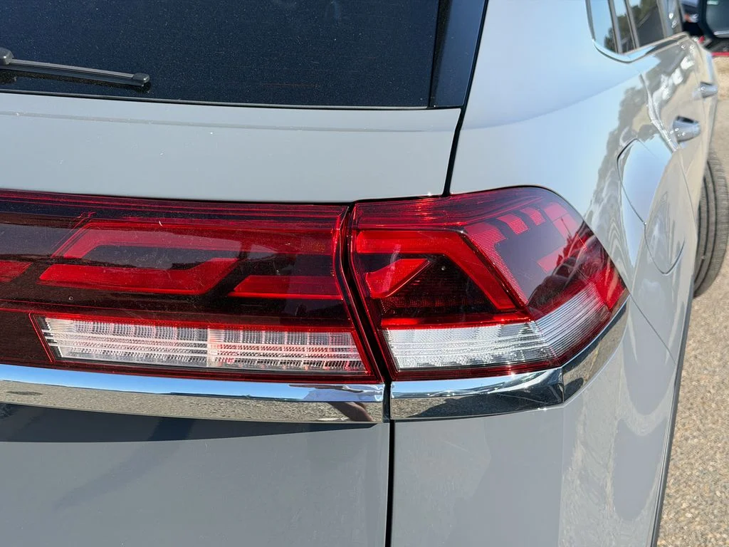 New 2026 Pure Gray Volkswagen 2.0T SE w/Technology image 8