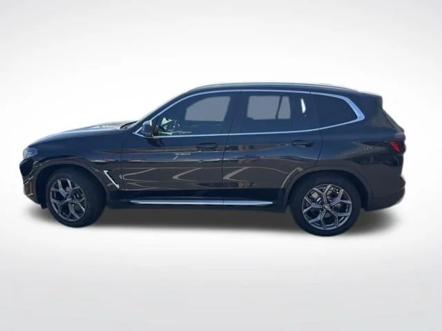 Used 2022 Black BMW sDrive30i image 17