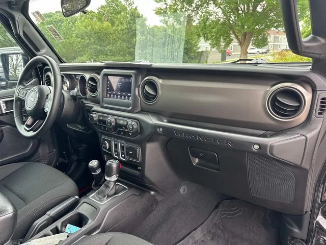 Used 2018 Black Jeep Sport S image 20