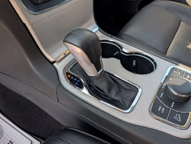 Used 2018 Black Jeep Summit image 24