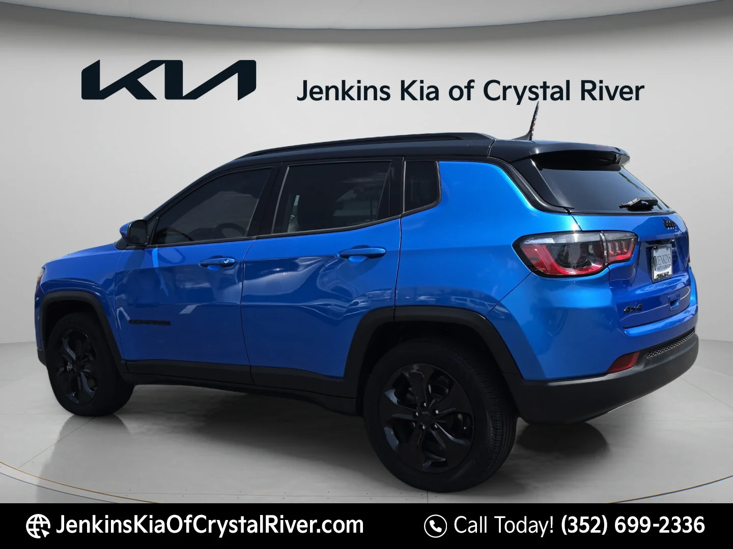 Used 2021 Laser Blue Pearlcoat Jeep Altitude image 8