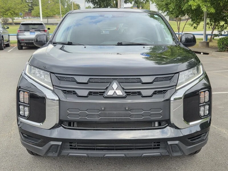 Used 2025 Labrador Black Pearl MITSUBISHI 2.0 LE image 6