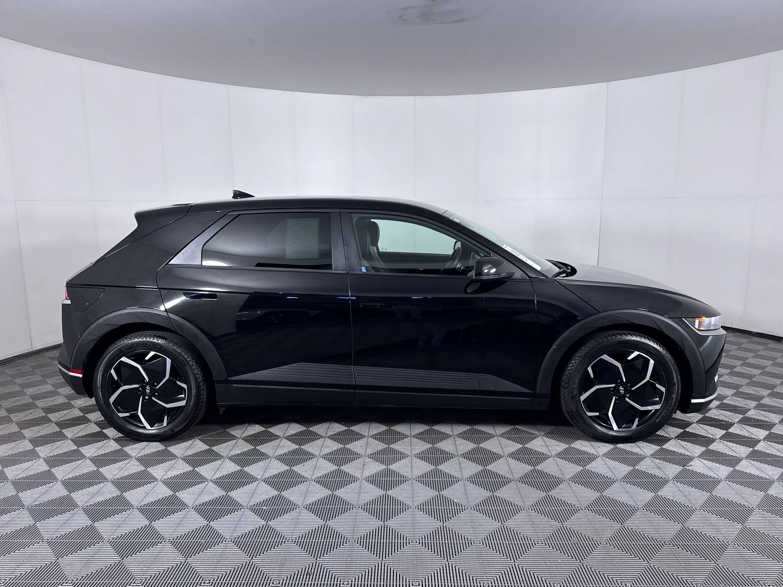 Certified Used 2023 Abyss Black Hyundai SEL image 10