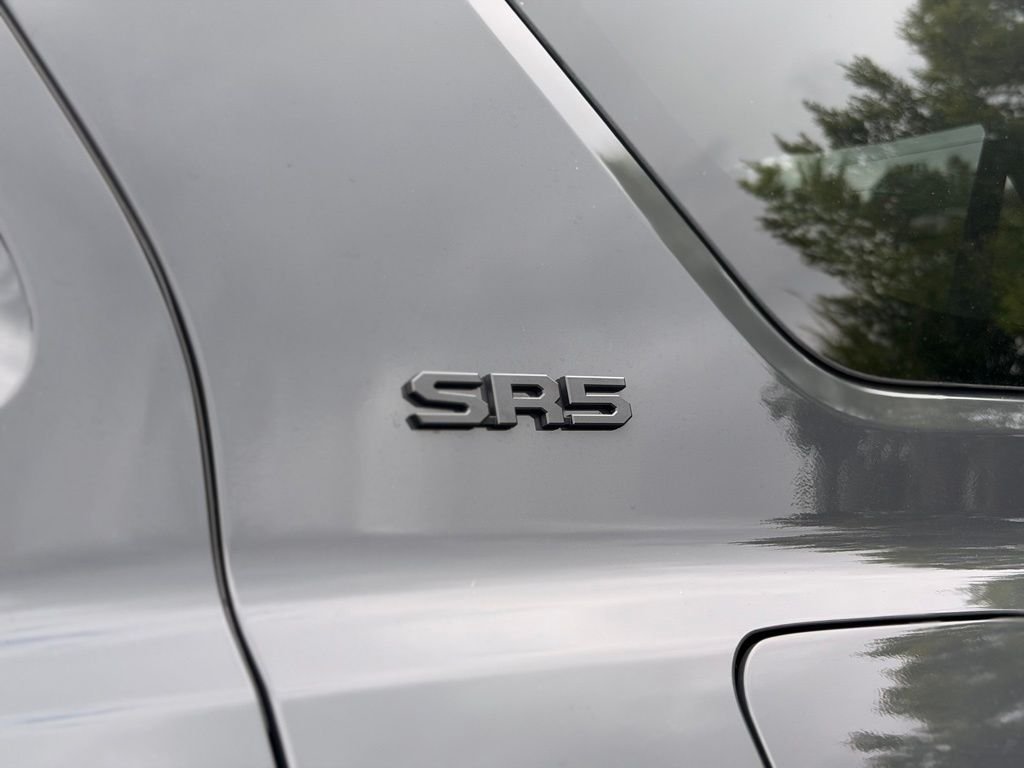 Used 2025  Toyota SR5 image 12