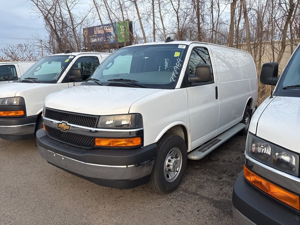 2024 Chevrolet Express 2500 Work Van HD's photo