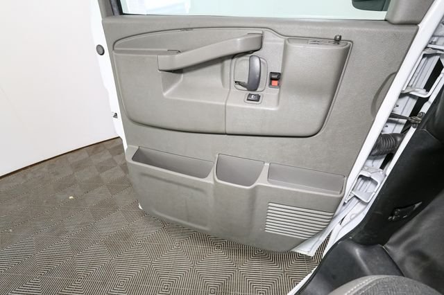 Used 2024 White Chevrolet Work Van image 28