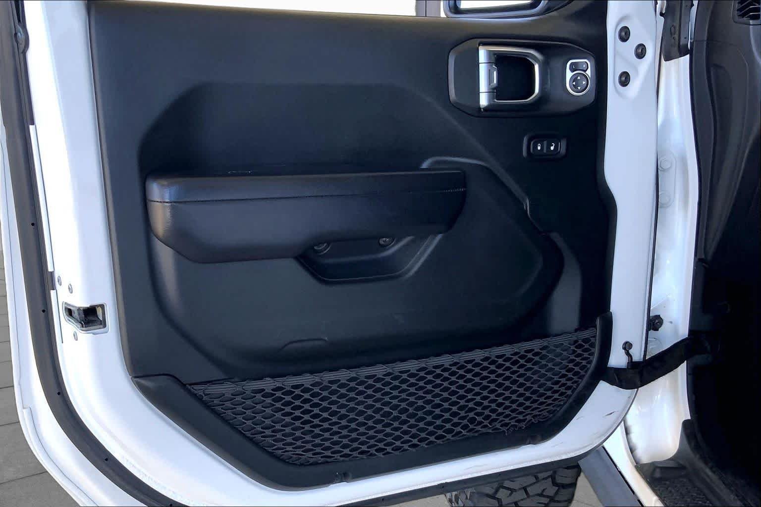 Used 2020 Bright White Clearcoat Jeep Willys Sport image 21