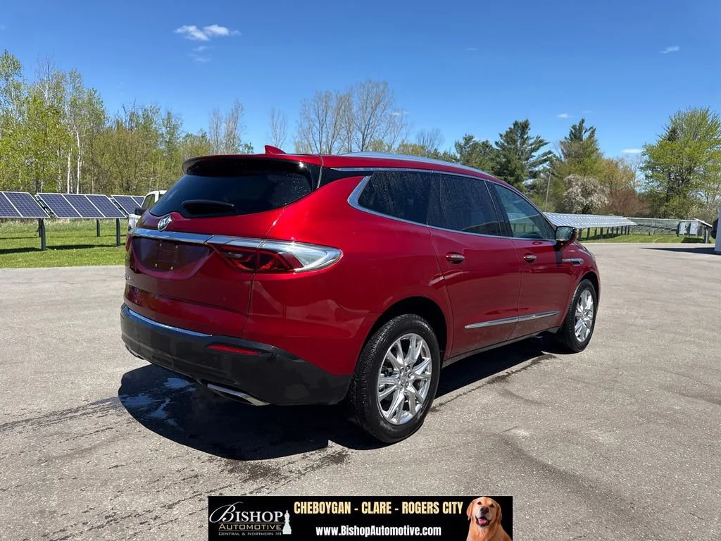 2023 Buick Enclave Essence image 15