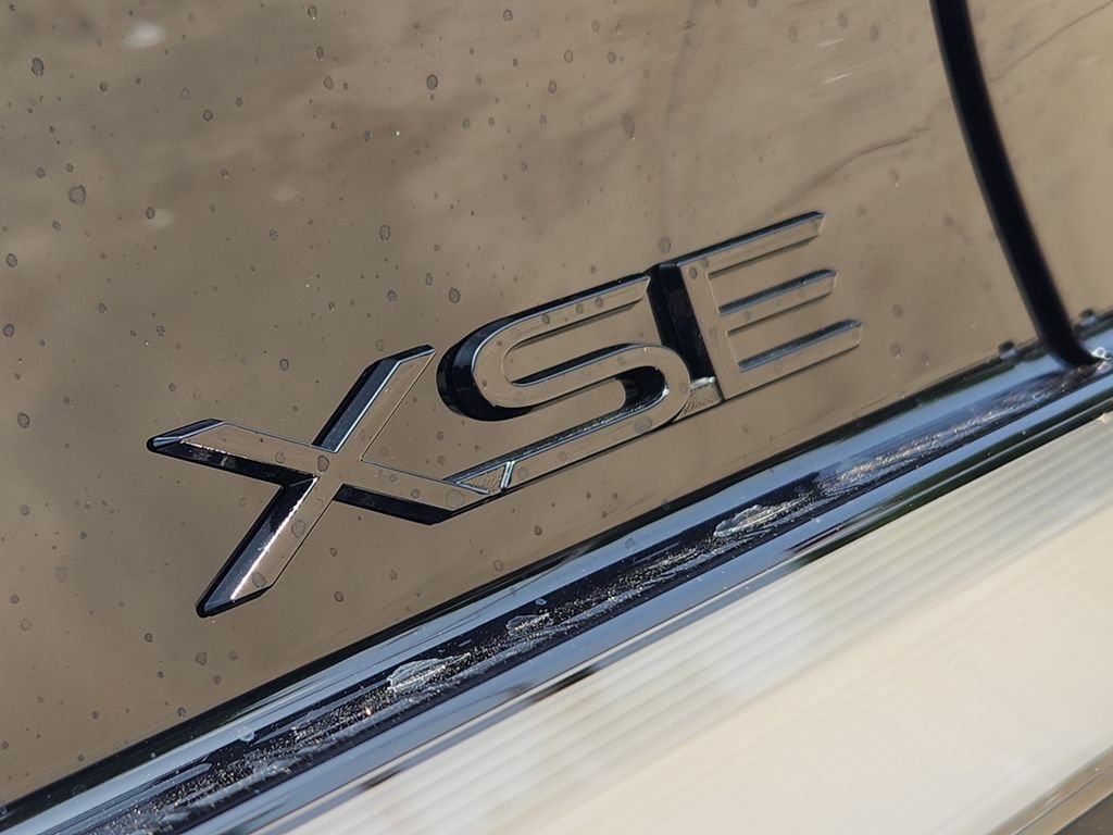 2026 Toyota Prius Plug-in Hybrid XSE - Photo 8