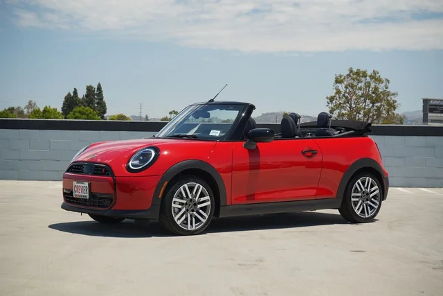 2026 MINI Convertible Signature Plus