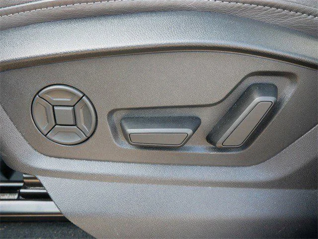 Used 2025  Audi 55 Premium Plus image 17