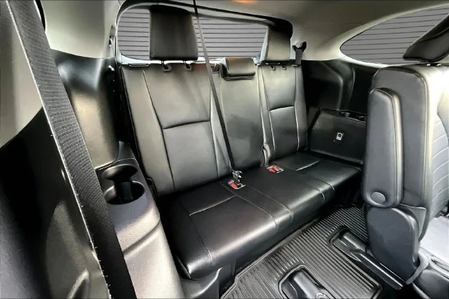Used 2023 Green Toyota XLE image 26