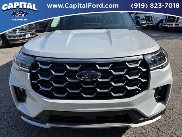 Used 2025 White Ford Platinum image 10