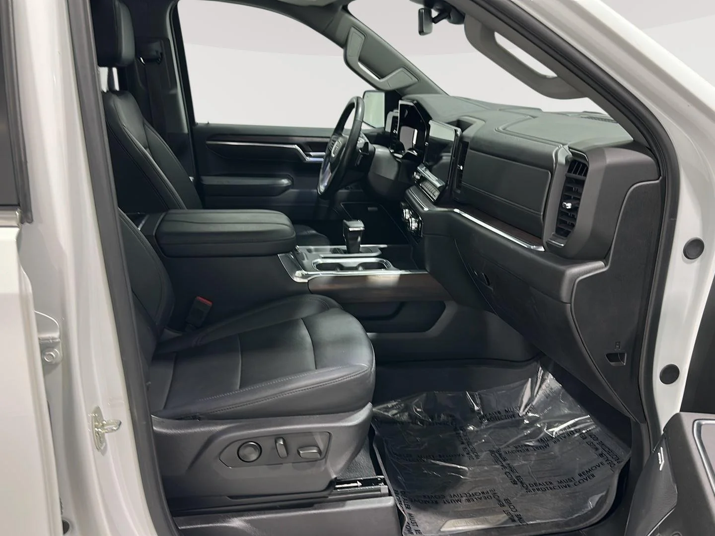 Used 2024 Summit White GMC SLT image 28