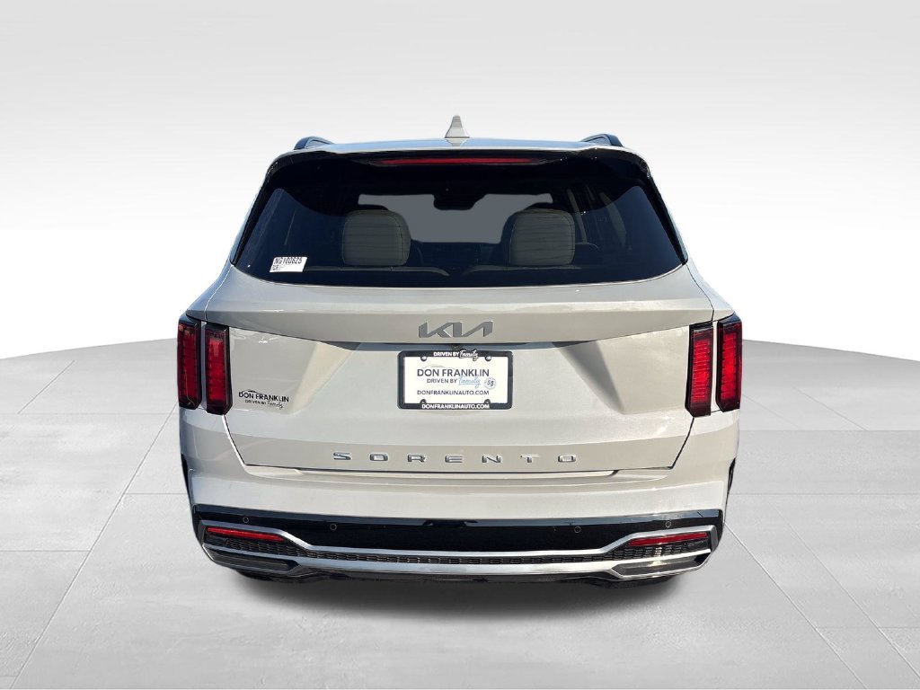 Used 2022 Gray Kia EX image 4