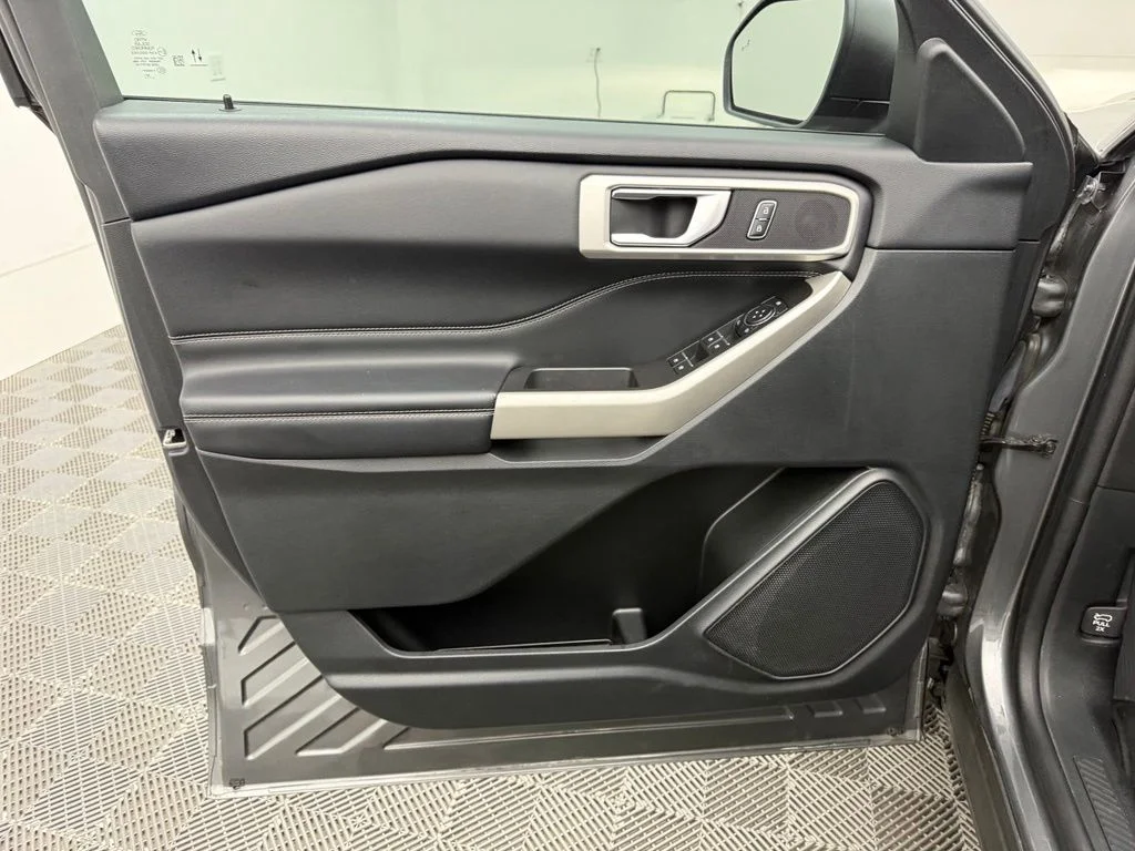 Used 2023 Gray Ford XLT image 19