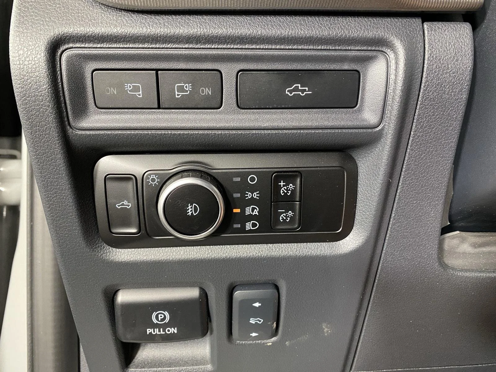 Used 2023 Avalanche Gray Ford Raptor image 18