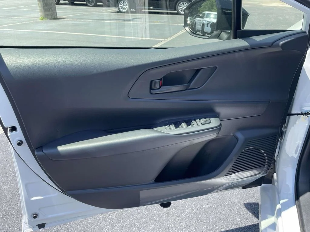 New 2026 Wind Chill Pearl Toyota SE image 25