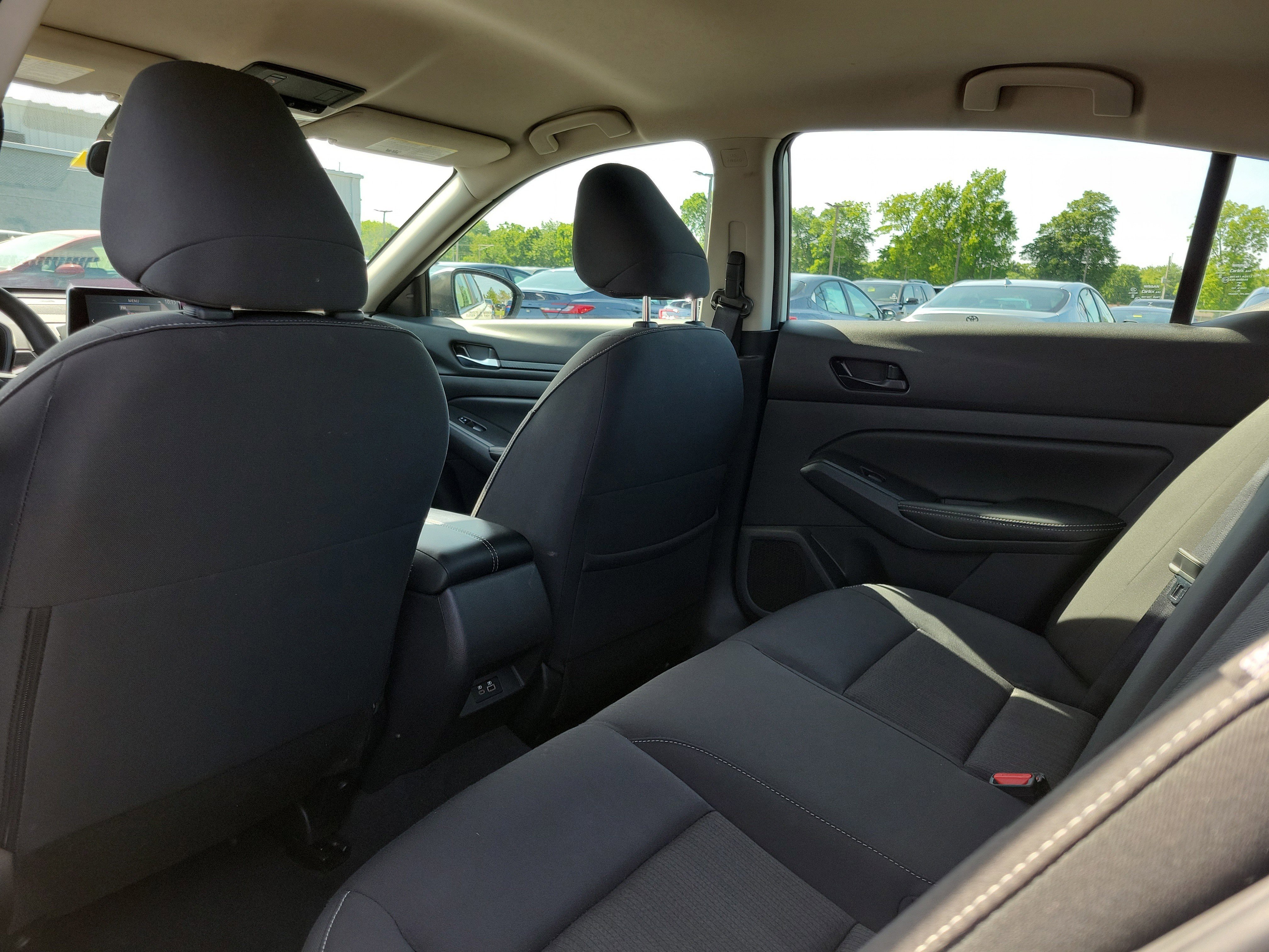 2025 Nissan Altima SV - Photo 14