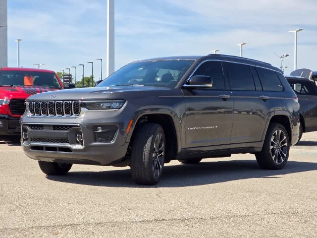Used 2021 Baltic Gray Metallic Clearcoat Jeep Overland image 29