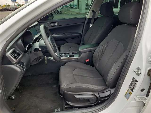 Used 2018 Snow White Pearl KIA LX image 11