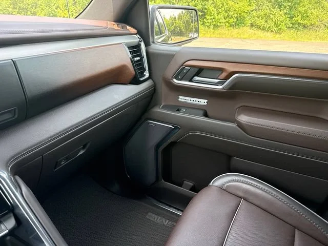Used 2023 Onyx Black GMC Denali image 26