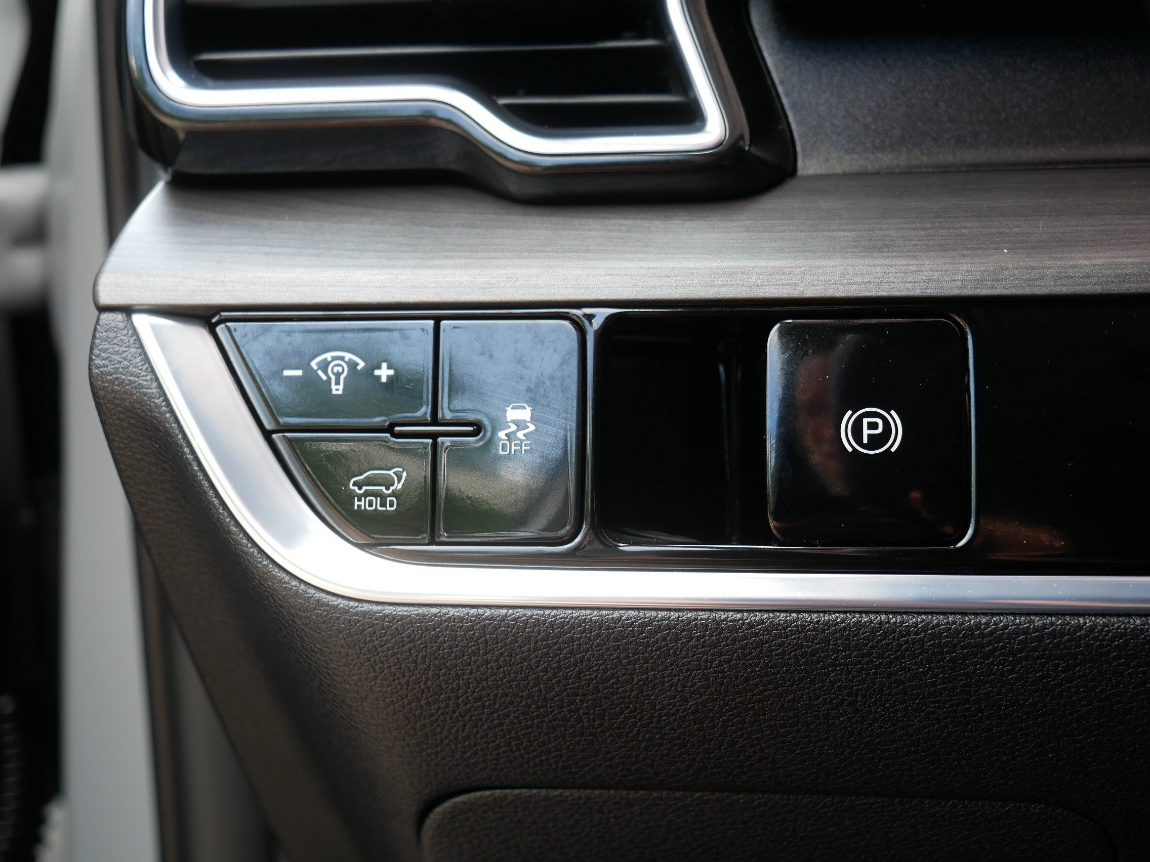 Used 2023 Wolf Gray Kia X-Line image 26
