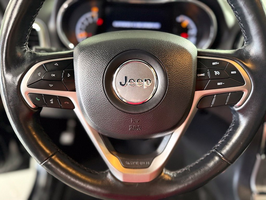 Used 2020 Black Jeep Altitude image 13