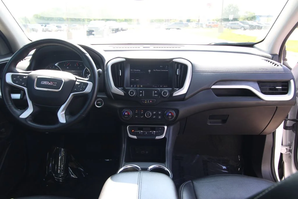 Used 2024 White GMC SLT image 38