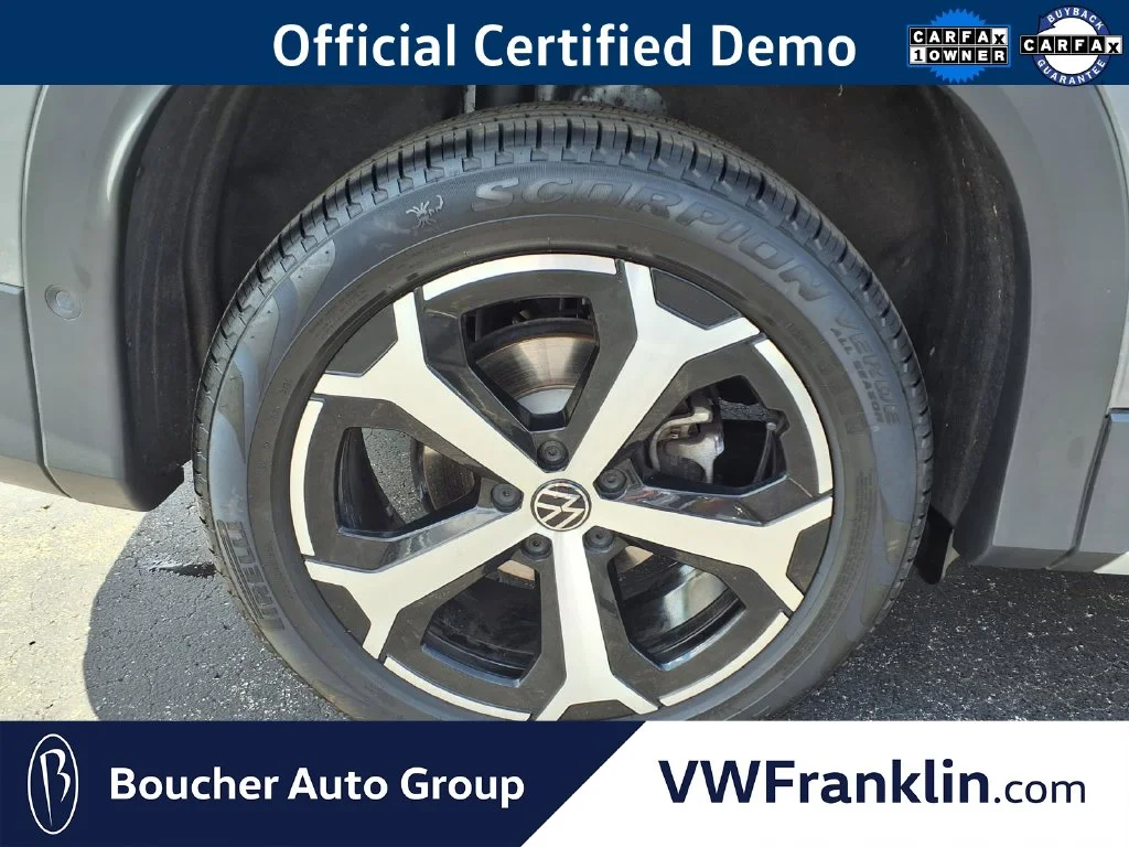 Certified Used 2026 Platinum Gray Volkswagen SE image 8