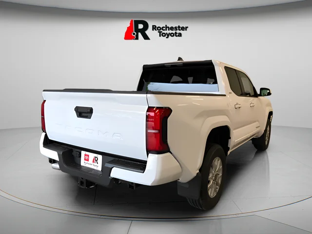 Used 2025 White Toyota SR5 image 3