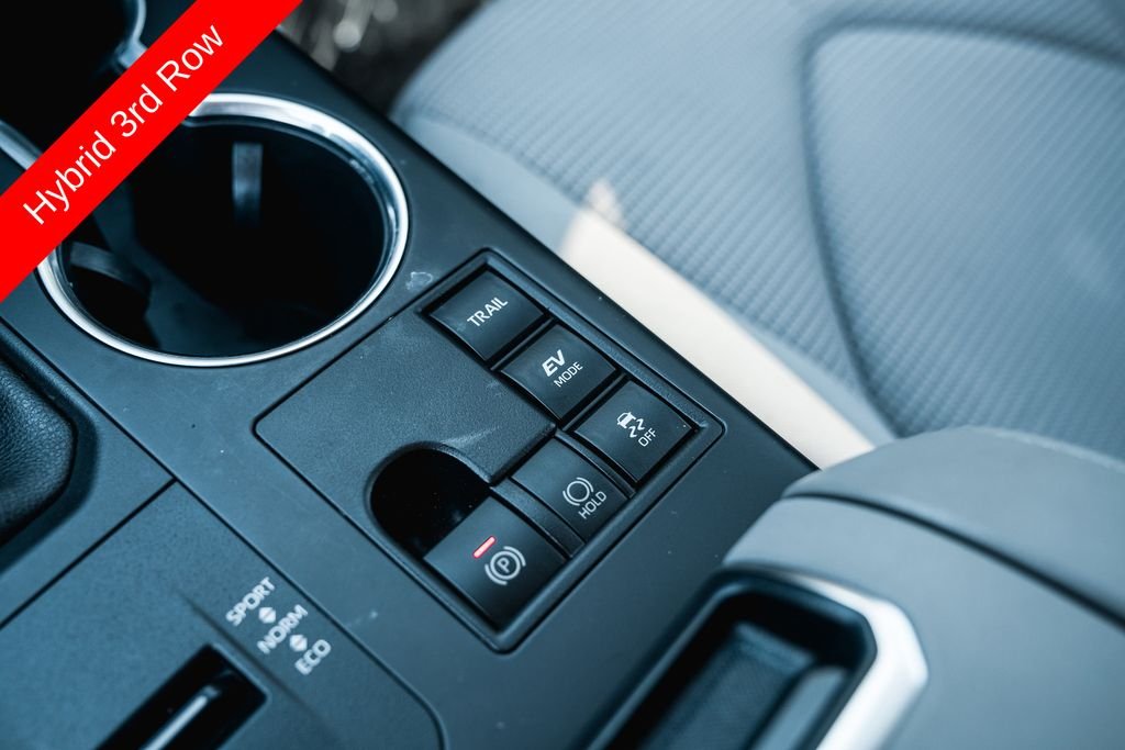 Used 2023 Wind Chill Pearl Toyota LE image 19