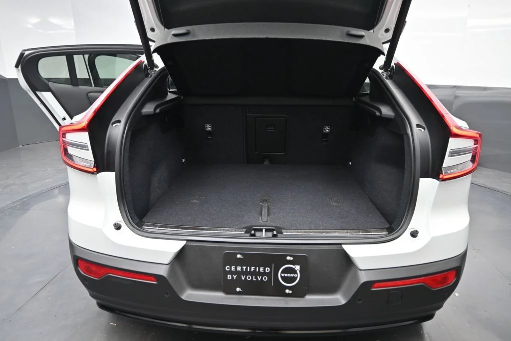 Certified Used 2023 Crystal White Volvo Plus image 17