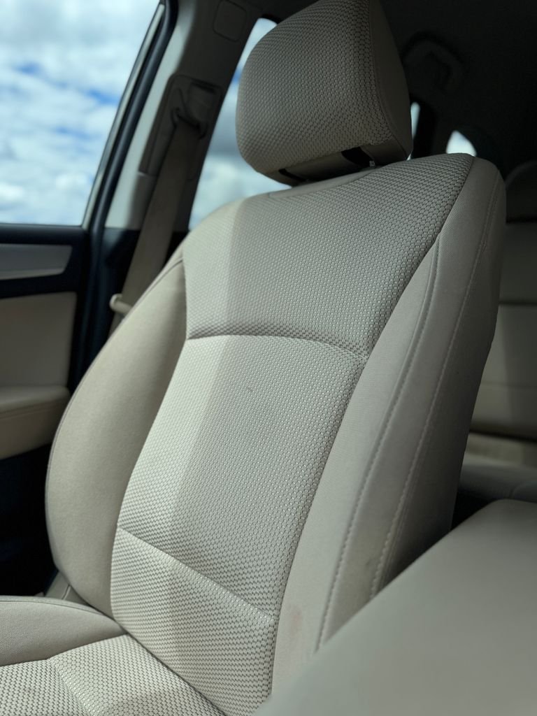Used 2017 Wilderness Green Metallic Subaru 2.5i Premium image 30