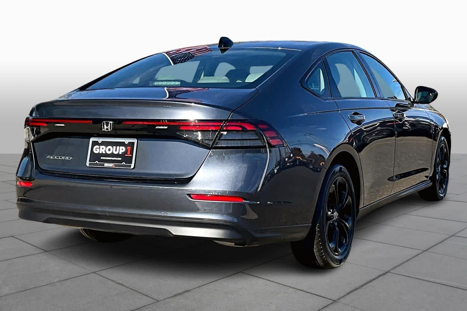 2025 Honda Accord SE - Photo 13