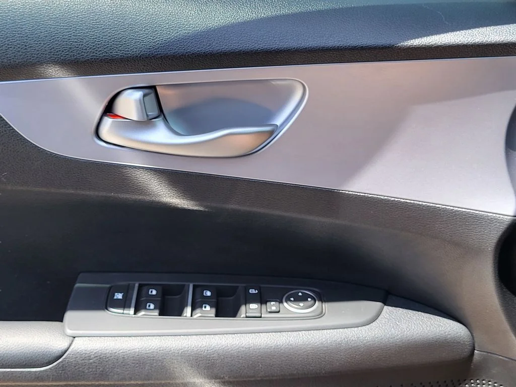 2024 Kia Forte LXS - Photo 21