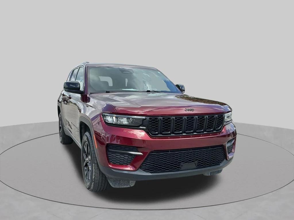 Used 2024 Red Jeep Altitude image 11