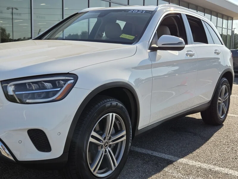 Used 2021 Polar White MERCEDES-BENZ GLC 300 SUV image 22