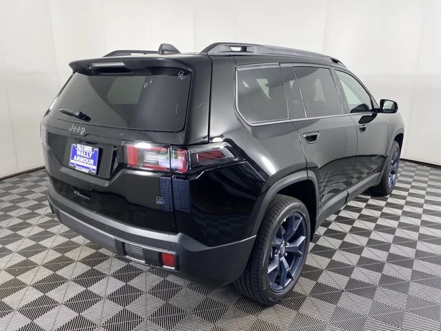 New 2026 Diamond Black Crystal Pearl-Coat Exterior Paint Jeep Limited image 8